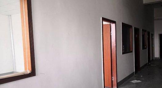 凤岗浸校塘主干道 楼上带消防现成办公室厂房出租