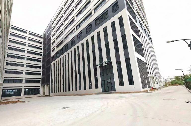 南城全新厂房9.9元出租，适合电子医疗机械重工等各行业空地大