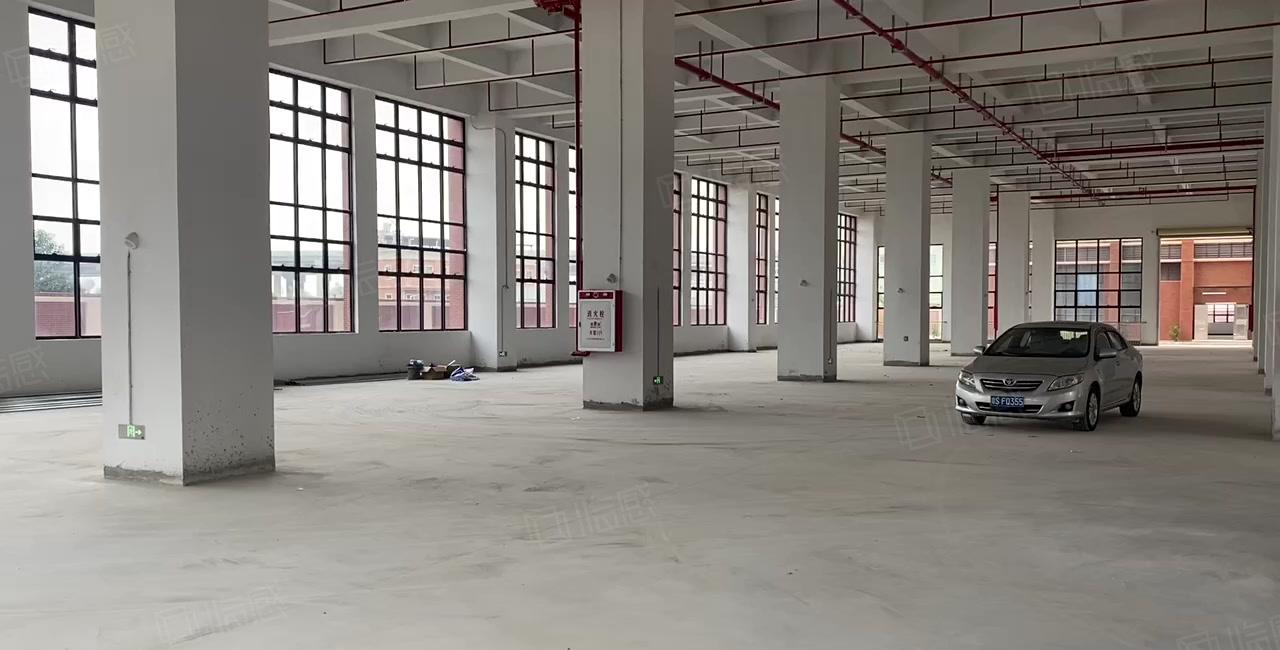 南城新出漂亮园区厂房出租，可分租空地大。适合小加工电子仓库