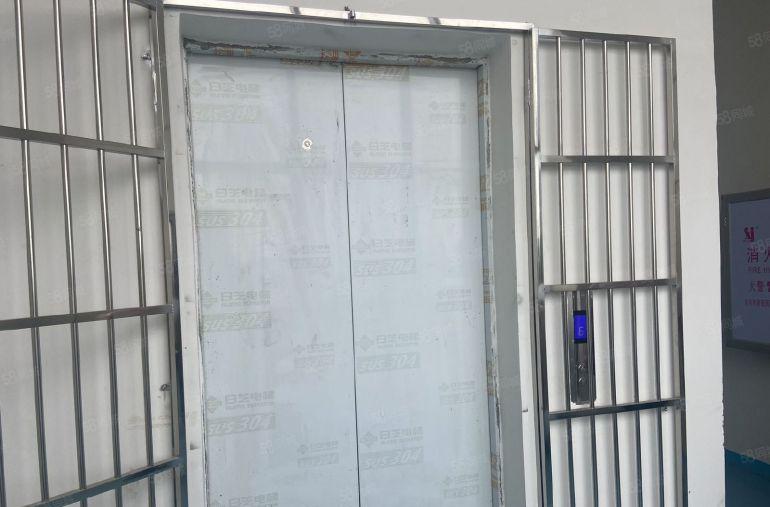 南城原房东石鼓厂房出租，带精装修，二台电梯，园形象好价格美丽