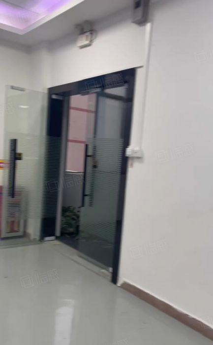 南城车站新空厂房一楼1180平，带地坪漆，现成装修，超大空地