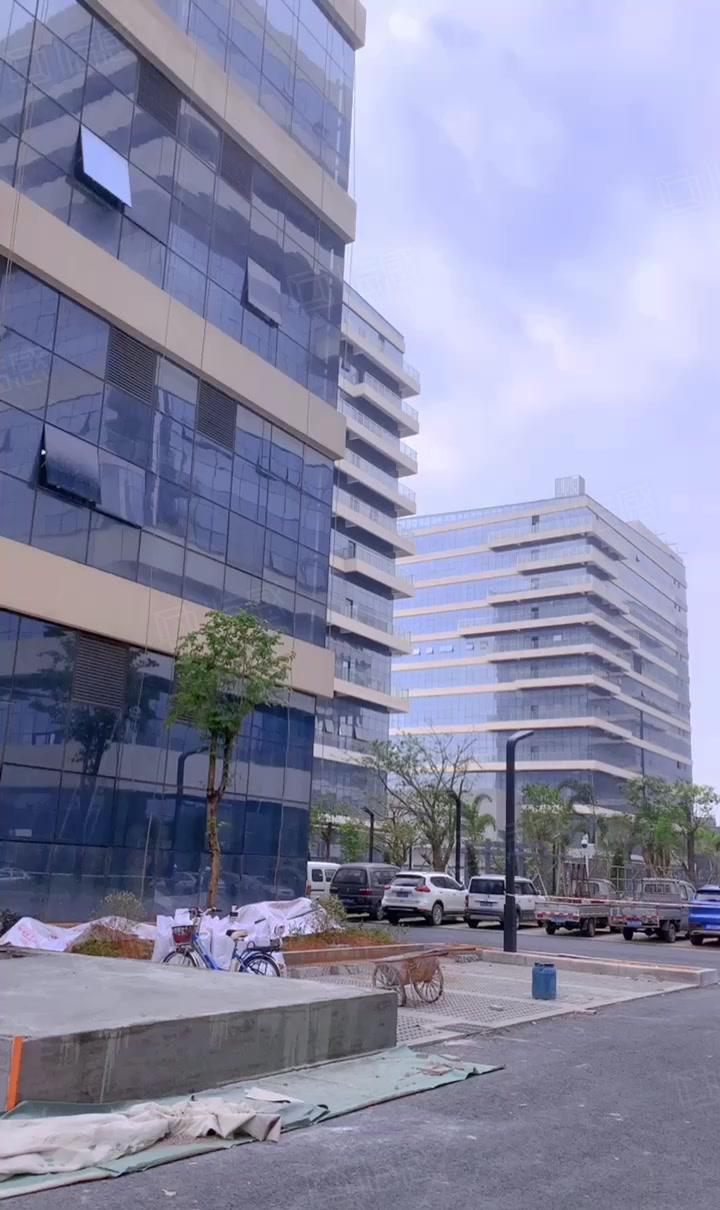 南城天安数码城附近原房东高新产业园，大小面积可分租