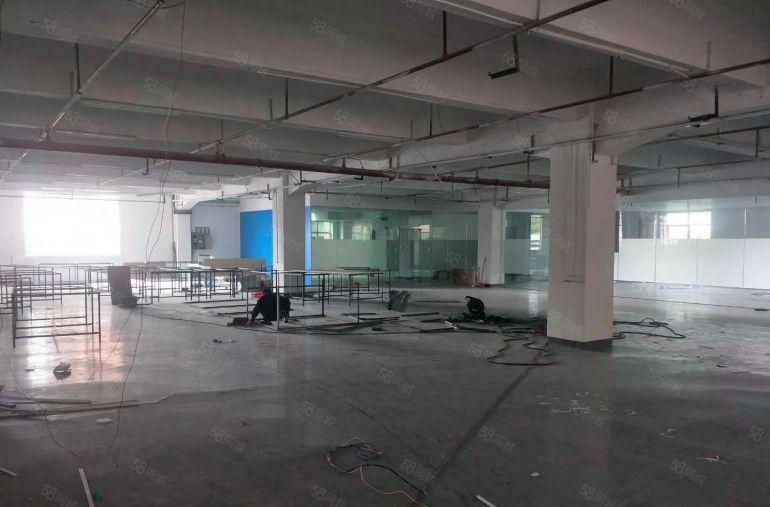 南城西平标准厂房出租二楼500平方，现成装修水电