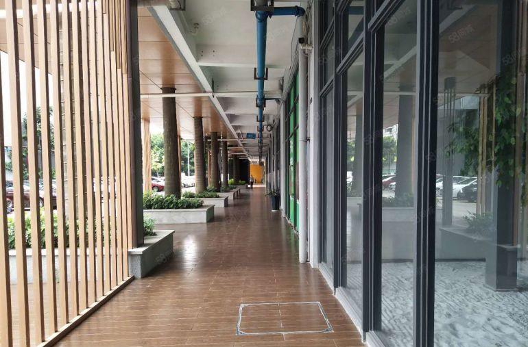 南城唯一个带3吨货梯的 办公室 贸易场地，小面积可分200平