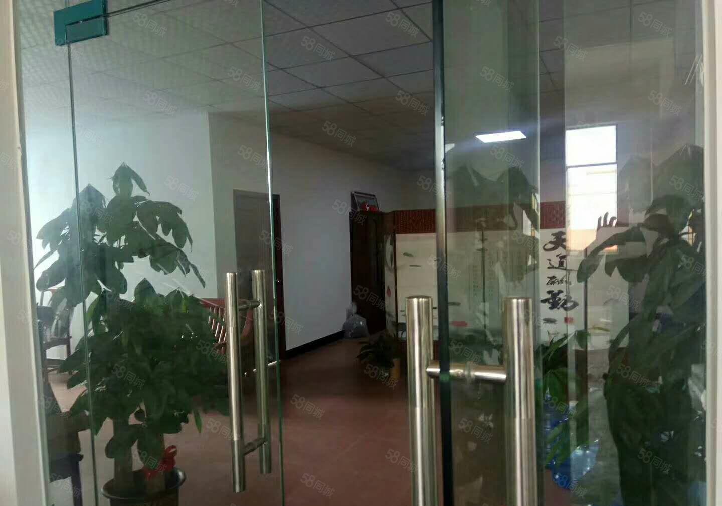 南城蛤地空出一楼2200平方，可做仓库