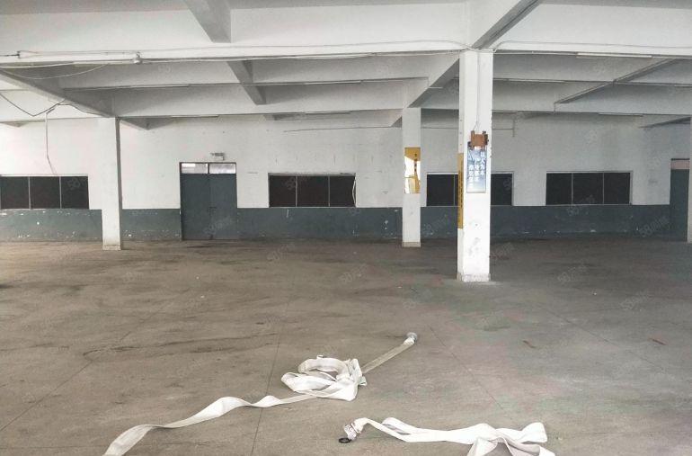 南城 周溪 经典 独院 一层 1100平方 位置好，空地大