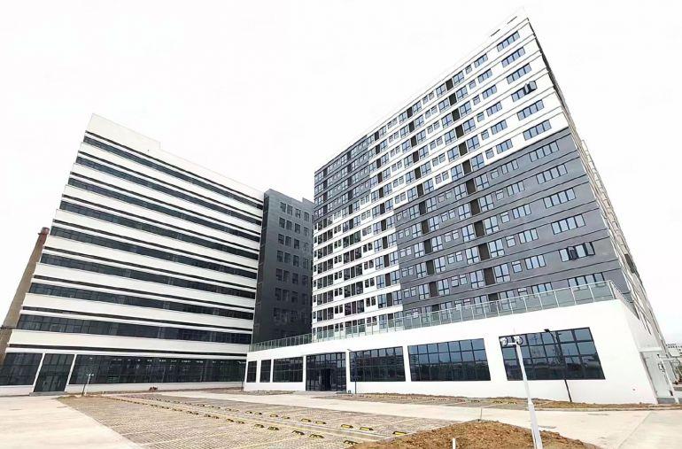 南城全新厂房9.9元出租，适合电子医疗机械重工等各行业空地大