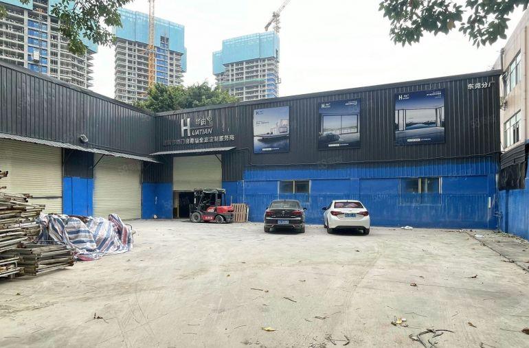 南城小独院高8米1680平厂房出租，可做加工仓库等各行业