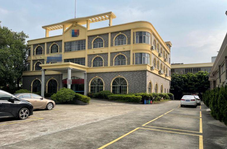 南城西平附近新出花园式砖墙到顶单一层6000平，水电齐全