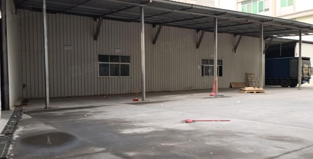 东城新出独门独院厂房仓库8500平，现成办公室，水电齐全