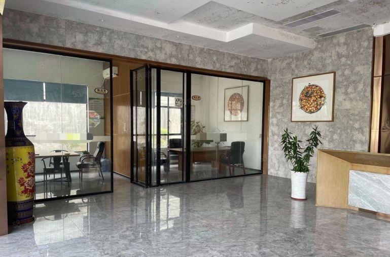 东城一手房东独院厂房出租，总面积6800平方，可分租