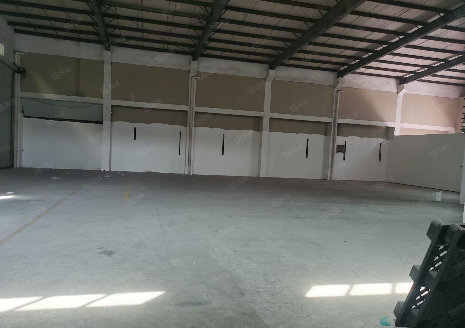 东城桑园新出独门独院单一层钢构厂房3000方，滴水八米带行吊