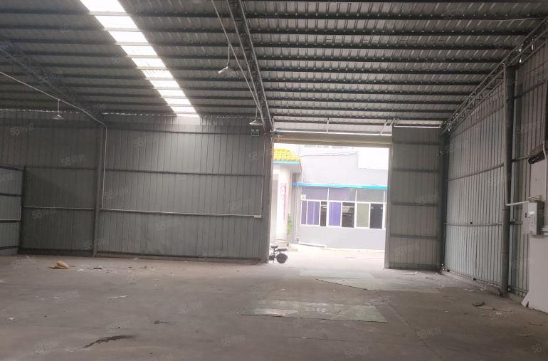 东城温塘单一层厂房400平出租，大车出入方便，可做仓库或生产