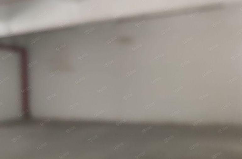 东城桑园独院分租一楼260平，现成水电装修，厂房出租。