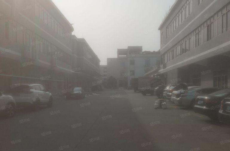 东城温塘独院厂房分租三楼1200平，现成办公室装修，厂房出租