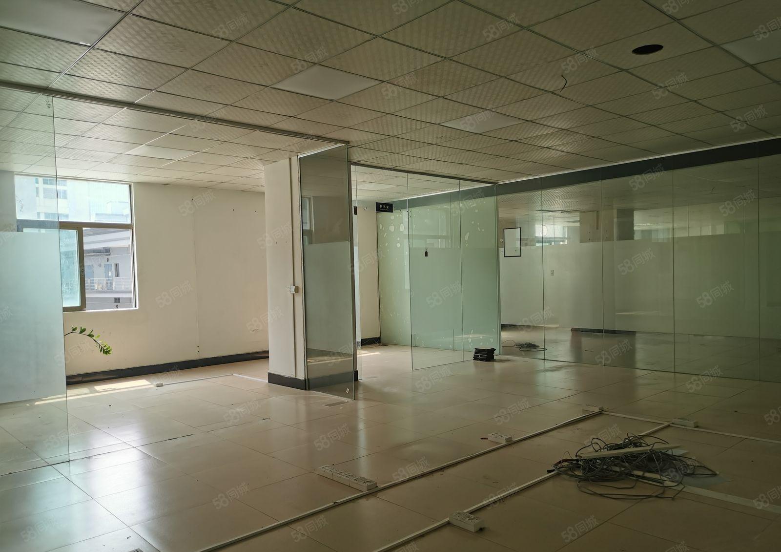 精装修！东城温塘标准厂房楼上900平，适合做外贸，电子等行业