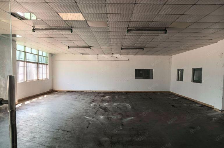 东城周屋厂房出租一楼2000方，空地超大，适合各种行业。