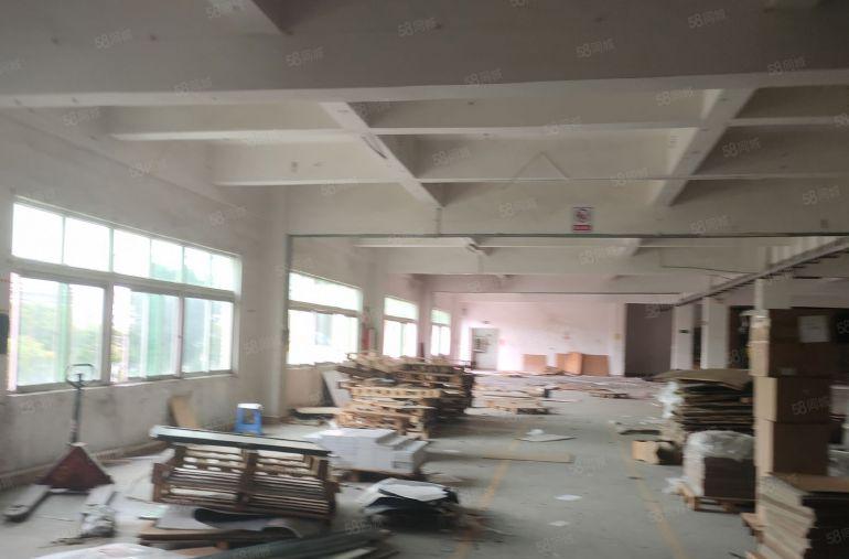 东城牛山独院厂房三楼1200平，现成办公室装修，厂房出租。