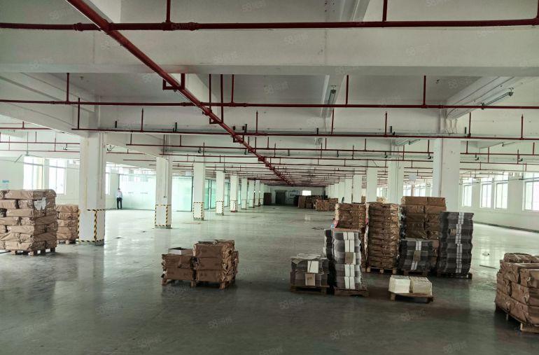 东城靠近茶山和寮步厂房出租3600方，现成装修办公室，大小可