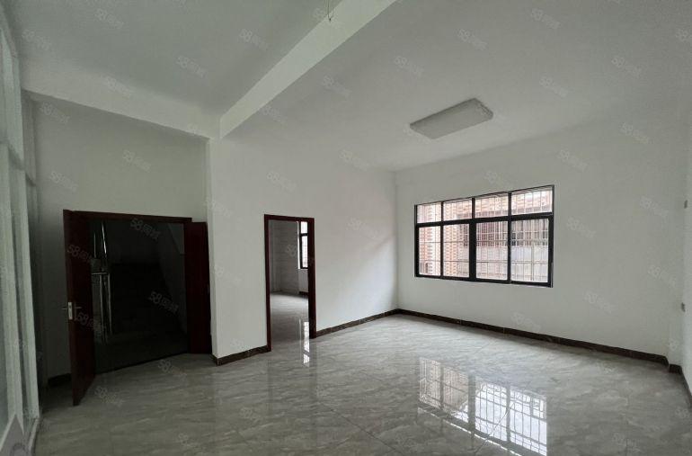 独栋，7500元，停车很方便，但要收费