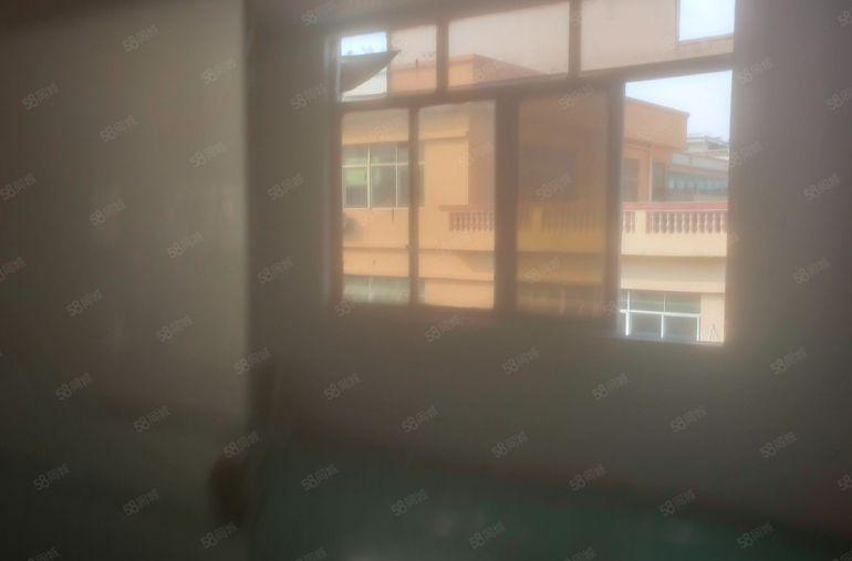 东城温塘独院厂房分租三楼1200平，现成办公室装修，厂房出租