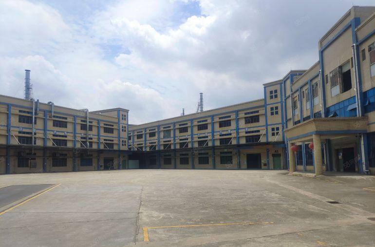 东城原房东独门独院标准厂房出租，厂房，宿舍楼，饭堂齐全。