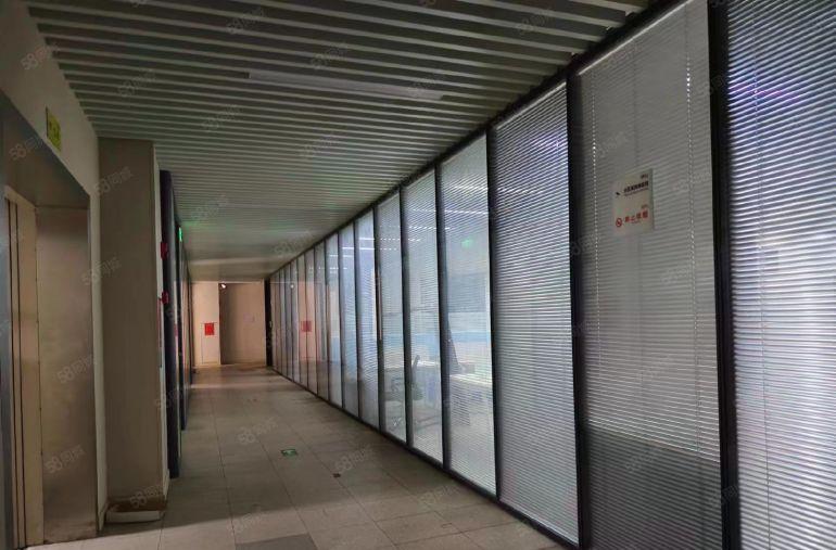 东莞东城区厂房出租，独门独院，原房东实际面积无公摊，可办环评