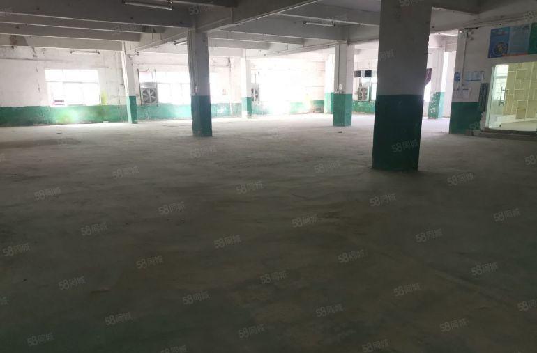 东城莞龙路榴花地铁口楼上厂房分租700方300方有装修水电全