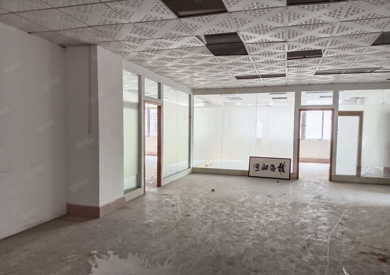 东城牛山外径工业区附近形象好，独院厂房出租，可分成几个独门独