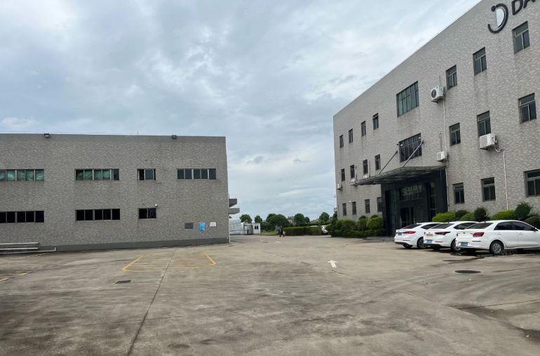 10元厂房出租东城原房东带精装修1到3楼各1200平米