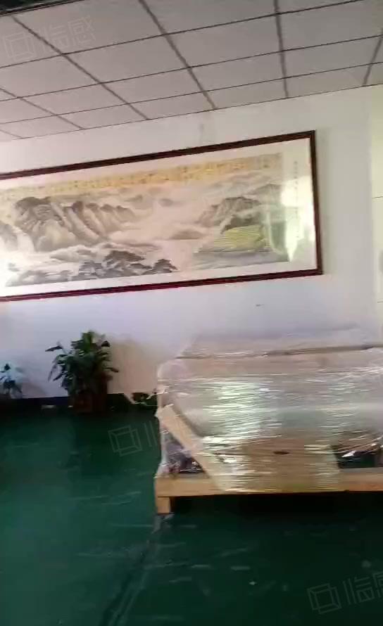 竹园新空出一楼全新无尘车间400方出租，楼高5.5米。