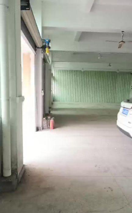 东城温塘一楼600平方，有现成水电办公室齐全，看中！