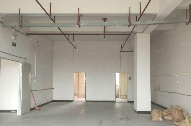 东城桑园独院厂房分租二楼900平，现成办公水电装修，厂房出租