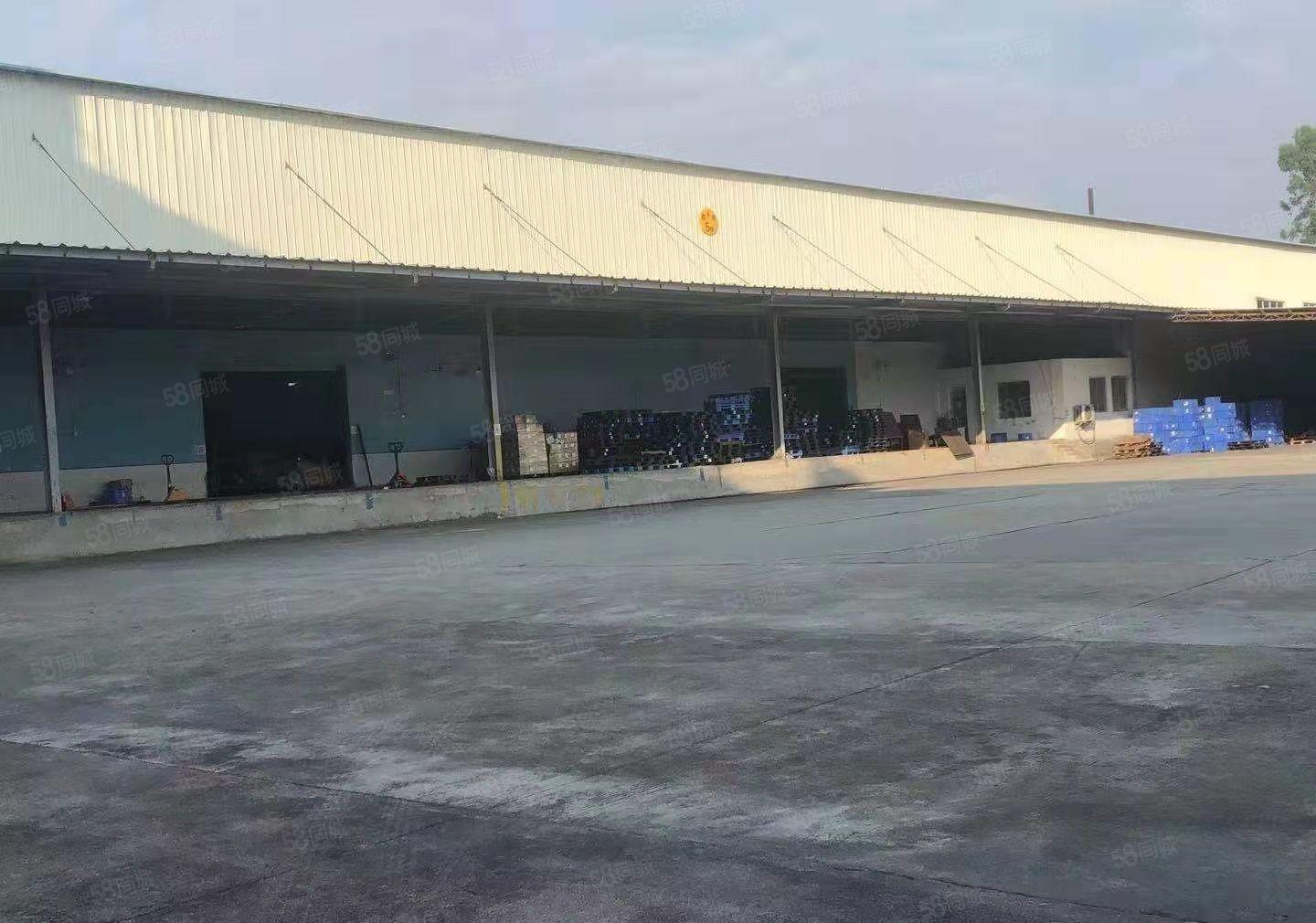 东城物流仓3万平，高速路附近挨着环城路，不限行，带1.3高台