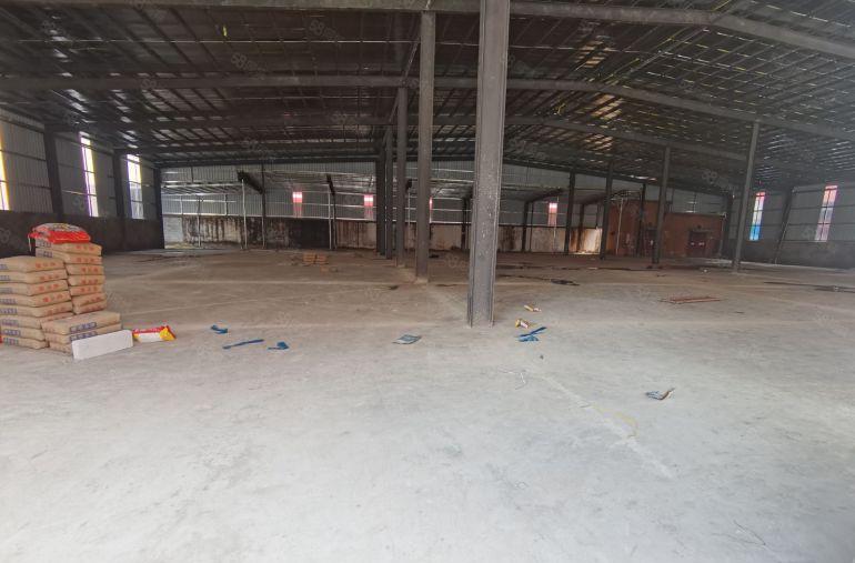 低价租，东城新出独门独院单一层厂房3200平，可分租一千两千