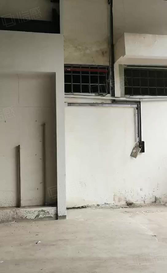 东城同沙8米高独院钢构厂房出租680平现成办公室