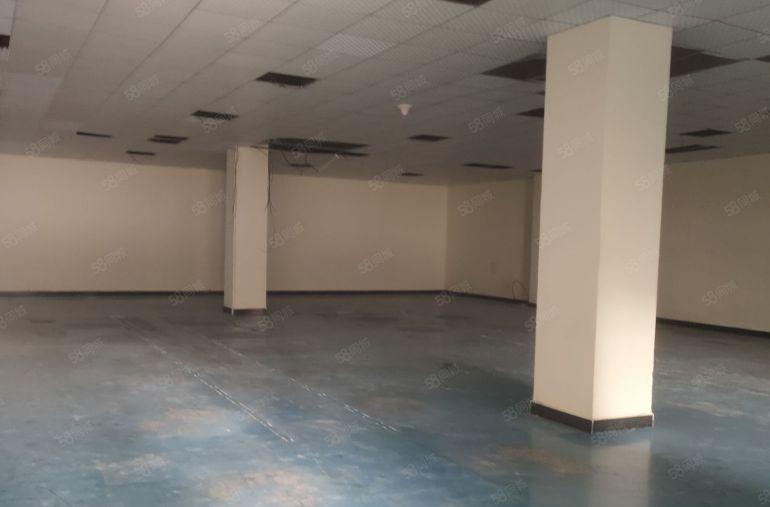 东城温塘独院厂房二楼700平出租，现成办公室装修，低价出租！