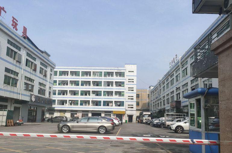 东城温塘独院厂房分租一楼630平，现成办公室装修，低价出租。