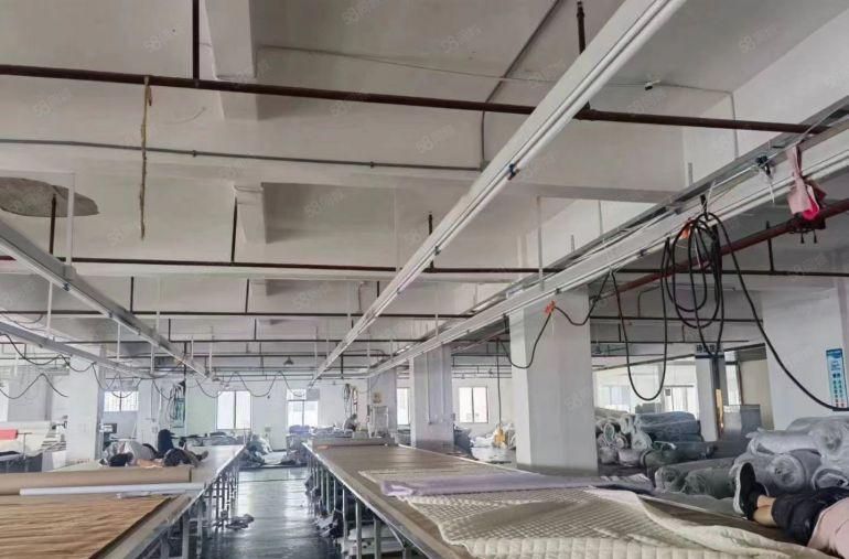 新出现成制衣厂，价格美丽，可分租适合做制衣，加工仓库等