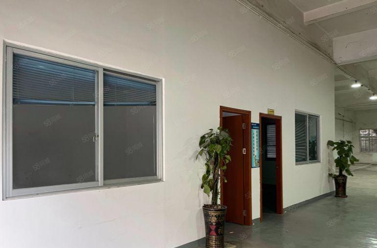 新联新出一楼500平方水电装修适合五金仓库空地大