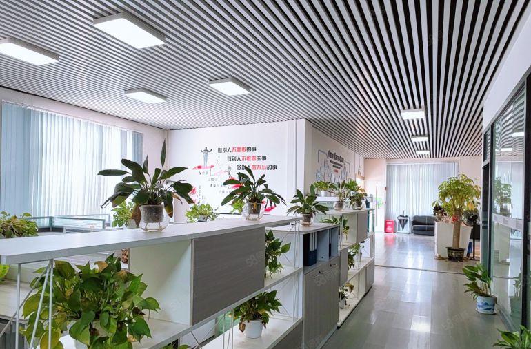 东莞市虎门镇新出精装修电子厂2200方出租，无转让费