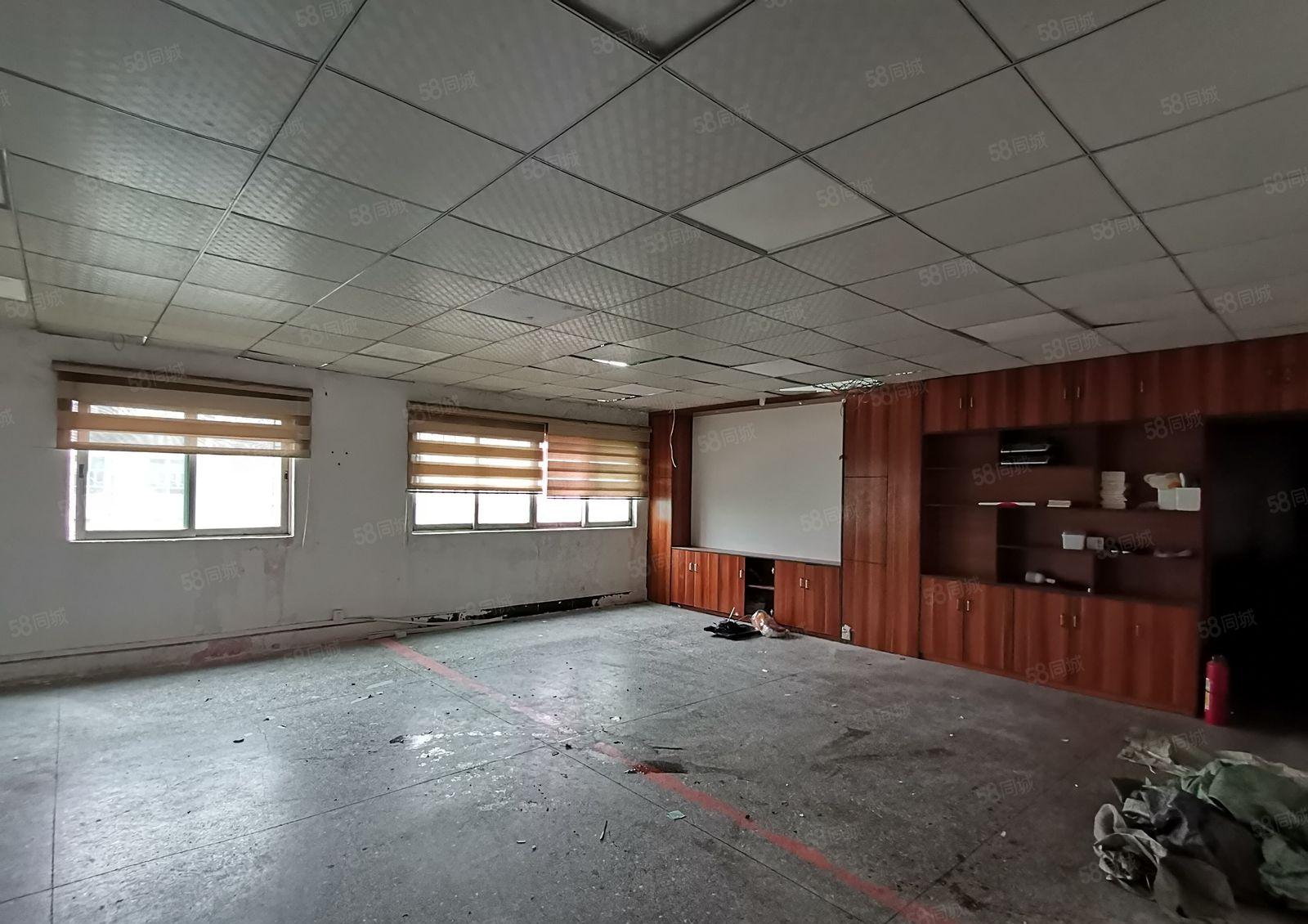 虎门龙眼楼上带装修1800平  园区空地大 可办环评