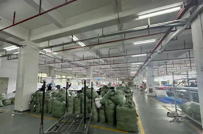 虎门服装中心地段！园区8000平方厂房出租，现成装修水电齐全