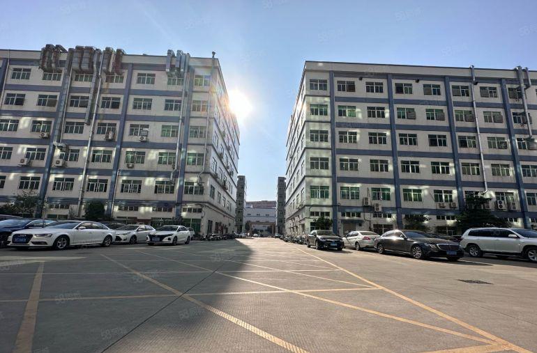 虎门环莞快速附近原房东2000平三吨货梯精装修地坪漆