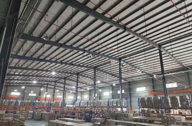 虎门钢构厂房滴水12米，有卸货平台，大小车方便进出！