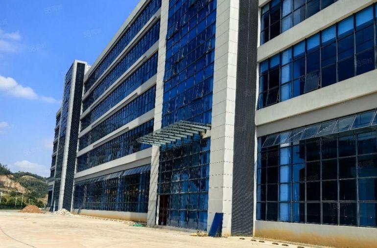 原房东全新厂房一层10600平，适合各行业，空地大，交通好！