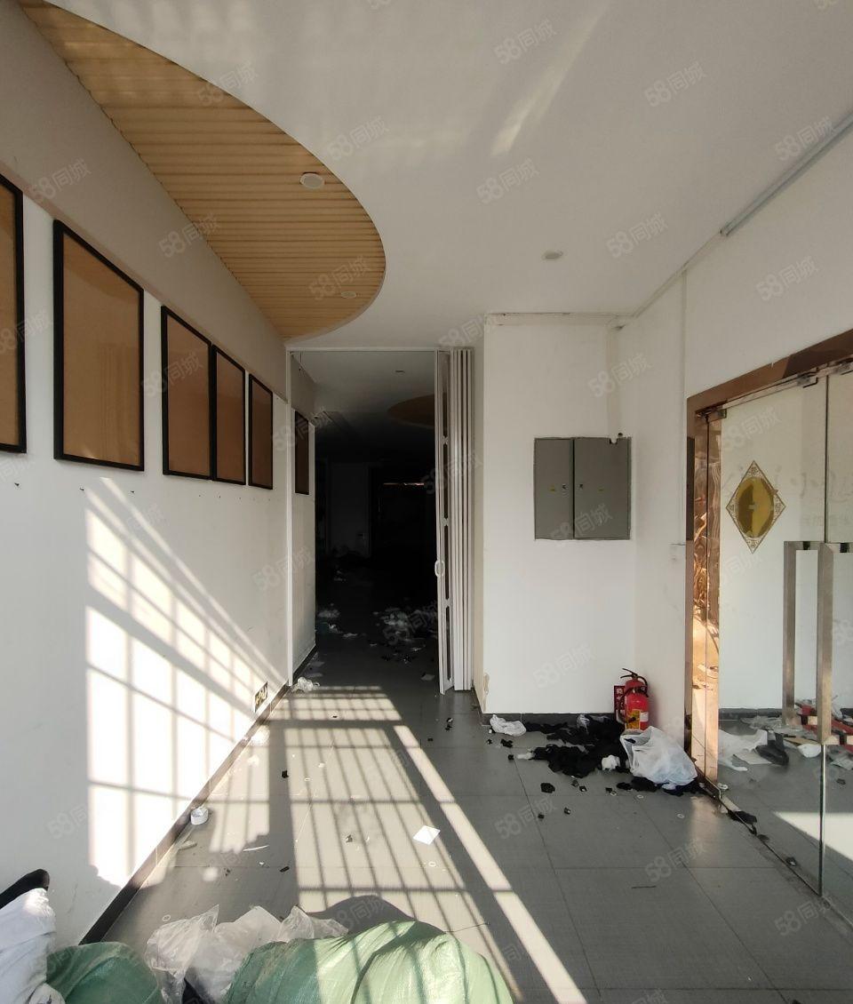 新联新出楼上1700平方厂房招租，带精装修，大小可分，环境好