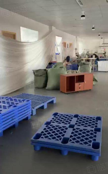 龙眼新出楼上一层带制衣装修可以带设备转让