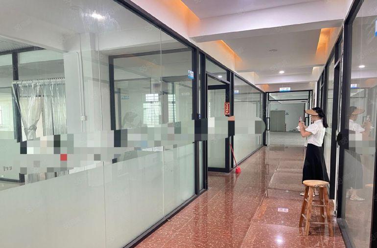 无尘车间特价！虎门北柵二楼1800平厂房出租 无转让费精装修