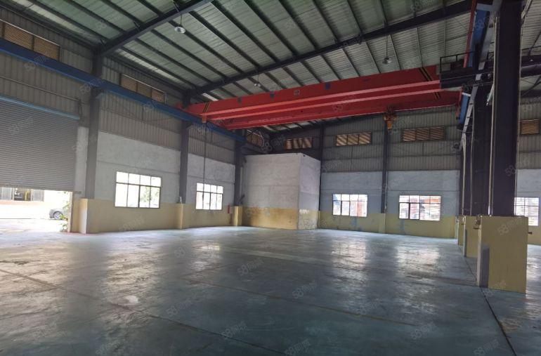 独院钢构滴水9米有行吊，适合机械设备五金注塑等各行业，空地大